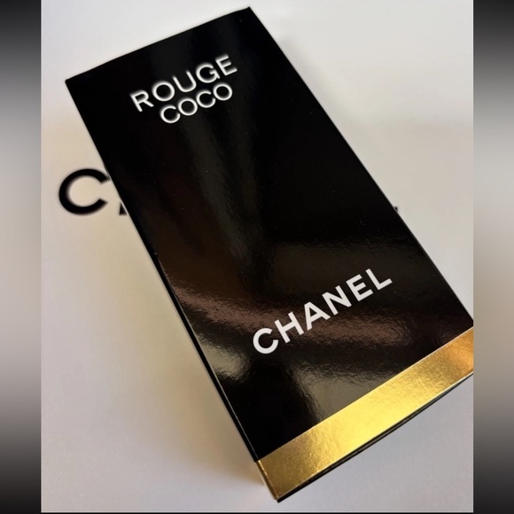 Black Patent Rouge Coco Pouch - Picture 8 of 10